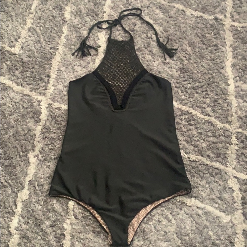 Acacia Storm Onepiece
